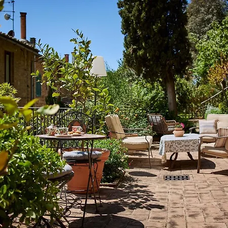 Residenza Stuart - Tea - Dimora Storica Montepulciano Stazione