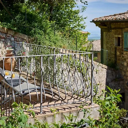 Apartment Residenza Stuart - William Stuart - Dimora Storica Montepulciano