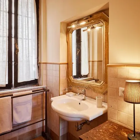 Residenza Stuart - William Stuart - Dimora Storica Appartamento Montepulciano Stazione